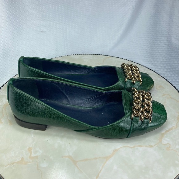 Tory Burch Shoes - Tory Burch Chain Link Pebbled Leather Loafer Flats Womens 7.5 Green Gold Accent